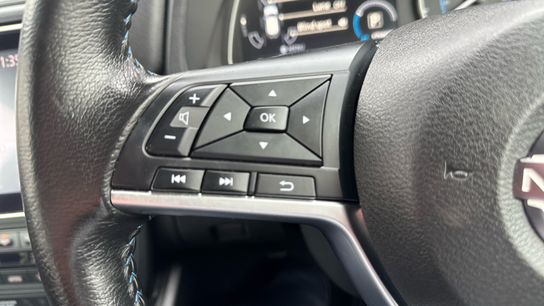 Nissan LEAF 110kW Acenta 39kWh 5dr Auto Electric Hatchback